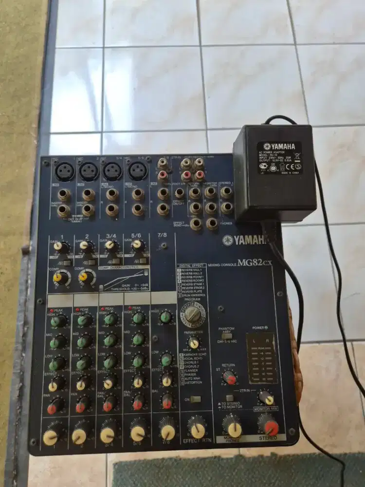Mixer Audio Yamaha Mgx82cx