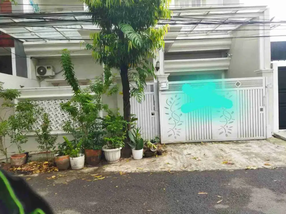 Rumah mewah dua lantai di Pesanggrahan Jakarta Selatan