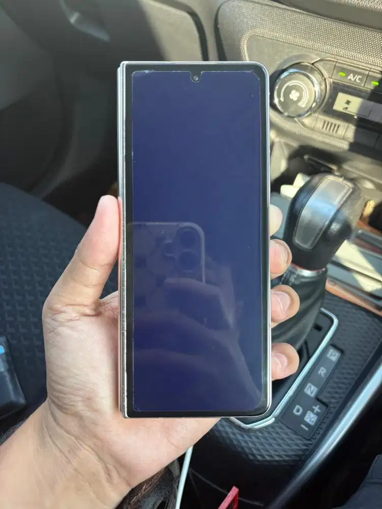 Samsung Z Fold 4 5G 12/256GB resmi Sein hp charger mulus pemakaian