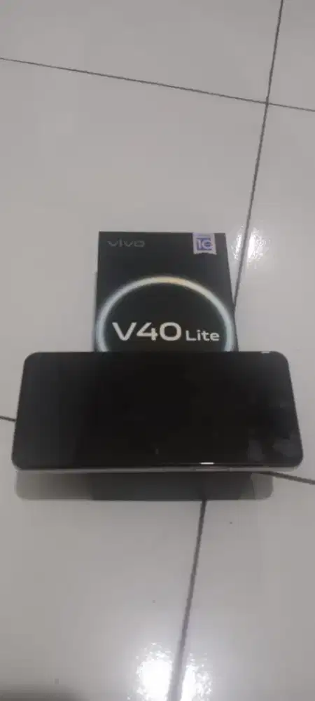 Vivo v40lite ram 8 Rom 128 gb