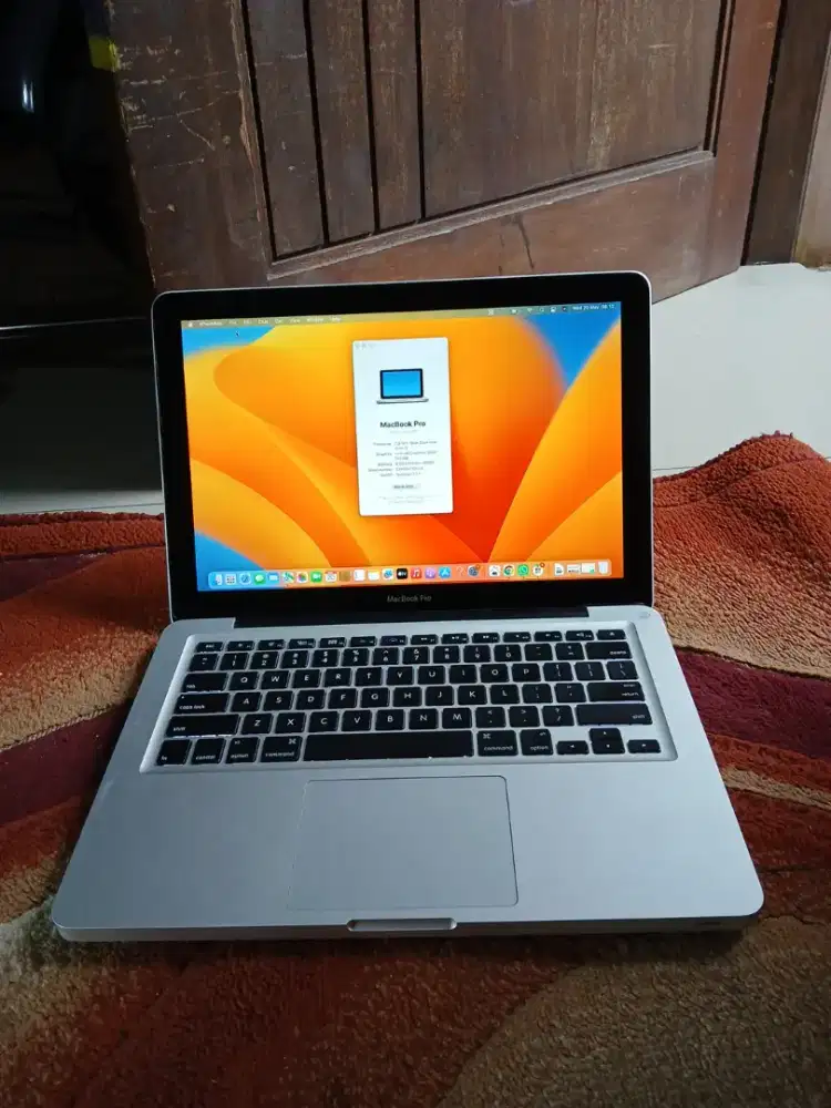 Macbook pro 13-inch.Late 2011 8\128gb