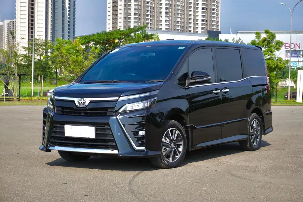 Toyota Voxy 2.0 ZRR80R 2017 Hitam Mulus Terawat Best Deal DP Ringan