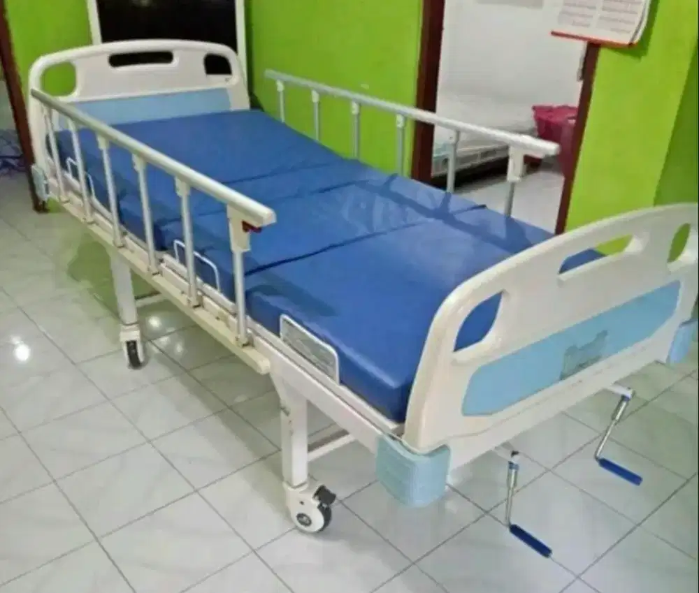 Tempat Tidur Pasien