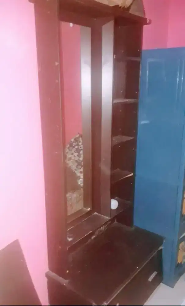 Lemari Rias kayu