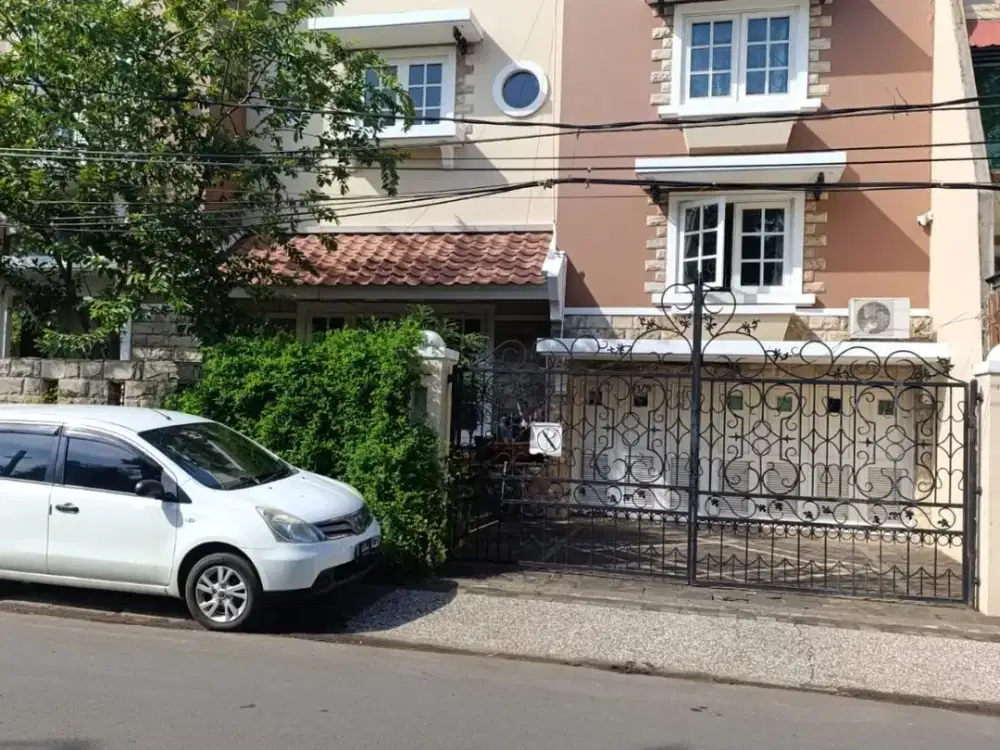Disewa Rumah Hoek Citra Garden 3 Pinggir Jalan Cocok untuk Usaha