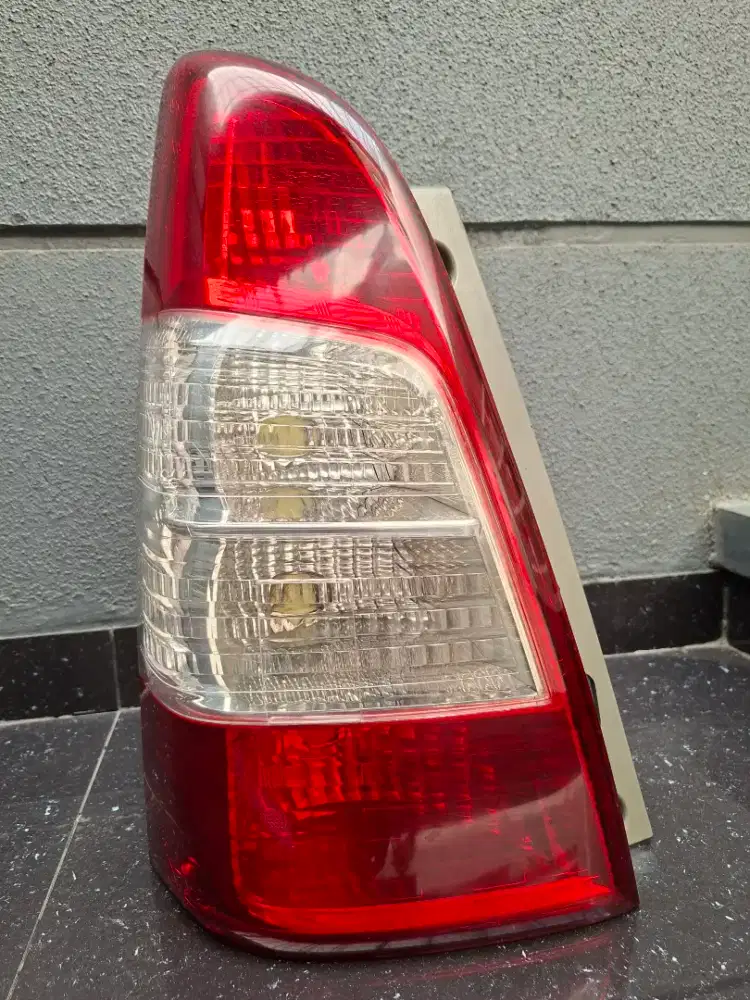 Stop Lamp Kiri Lampu Belakang Innova Original Toyota