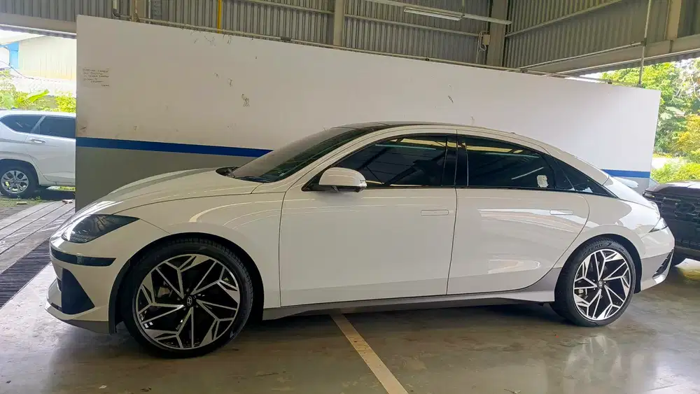 Hyundai Ioniq 6 2023 Listrik