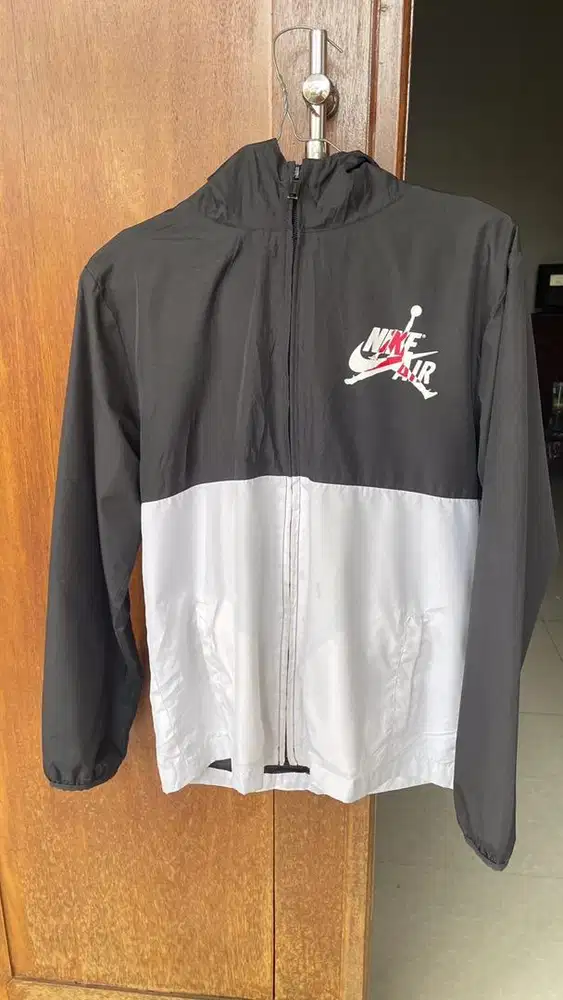 Jaket Nike Jordan size M1300000