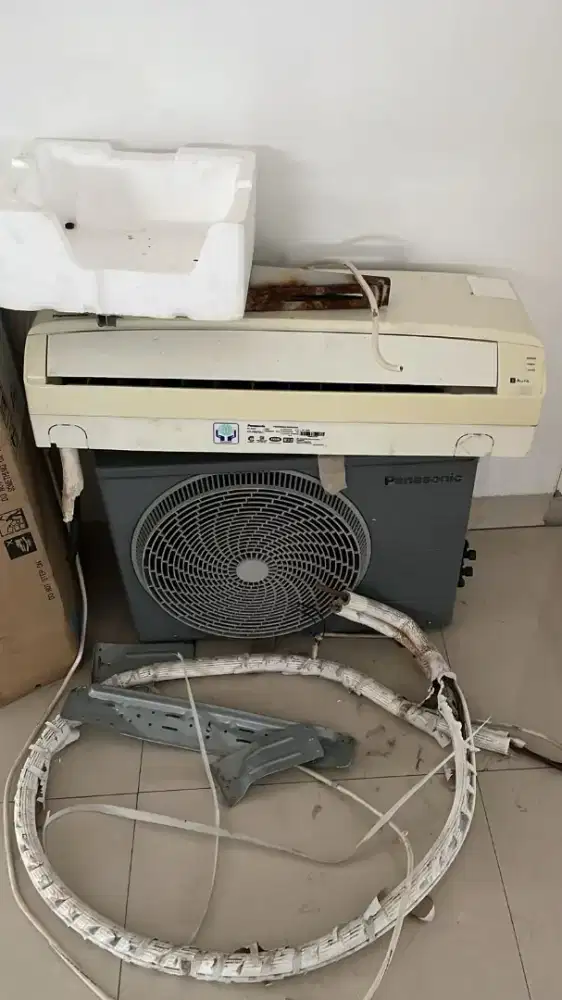 Penampong AC bekas
