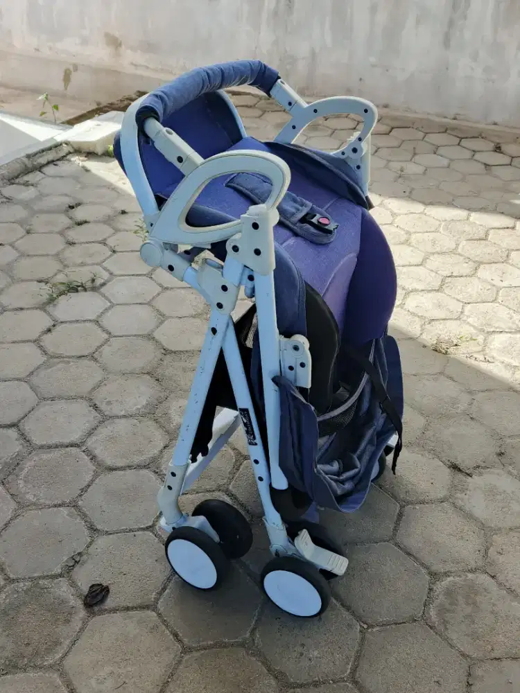 Kereta bayi  merk babydoes nexus