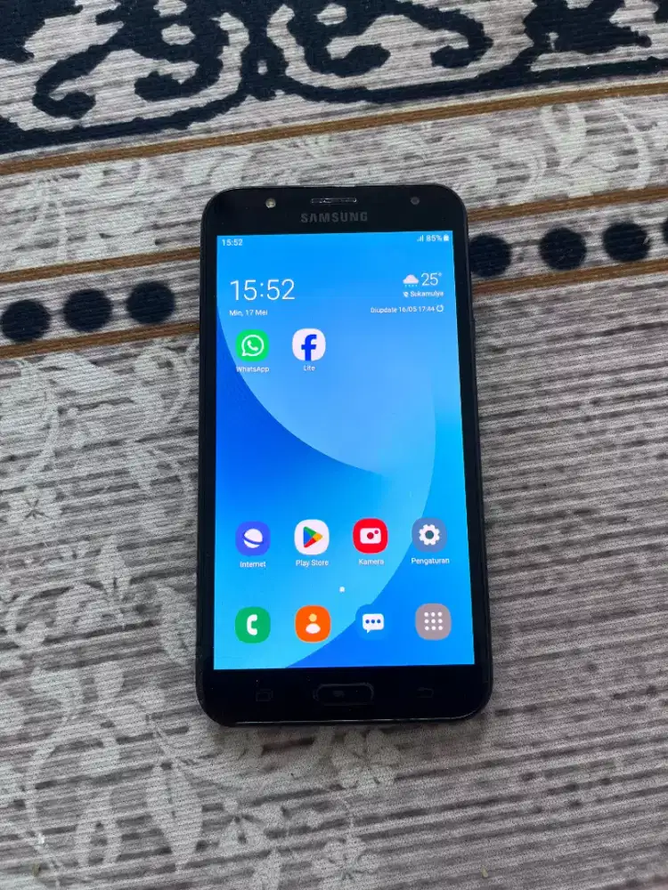 Samsung J7 Core