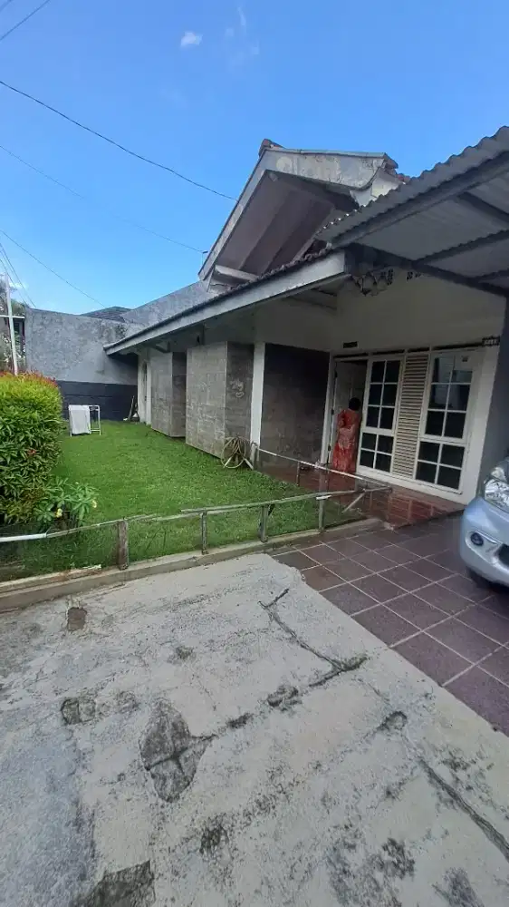 Rumah adem nyaman siap huni halaman luas di turangga buah batu
