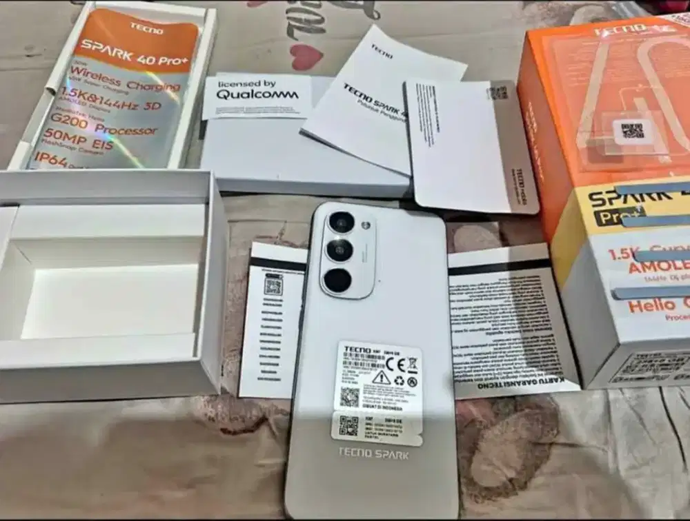 Tecno spark 40 pro+ 8/128