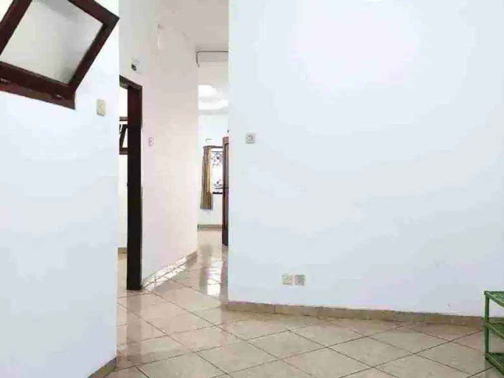 RUMAH 1,5 LANTAI, KTDR 3 , BISA UNTUK KANTOR, PERTAHUN, SARIJADI.