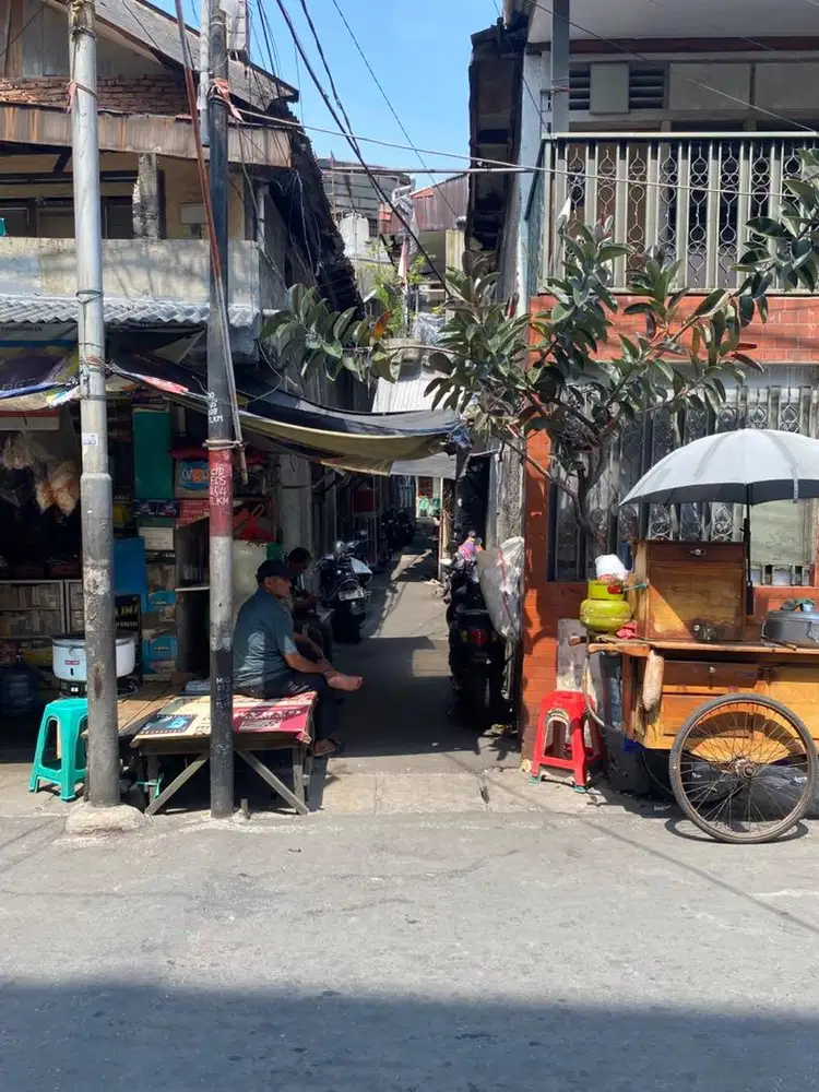 RUMAH DALAM Gg Pekapuran VII 7 (Gg Sentiong Gg2 Buntu) Blakang ALFINDO