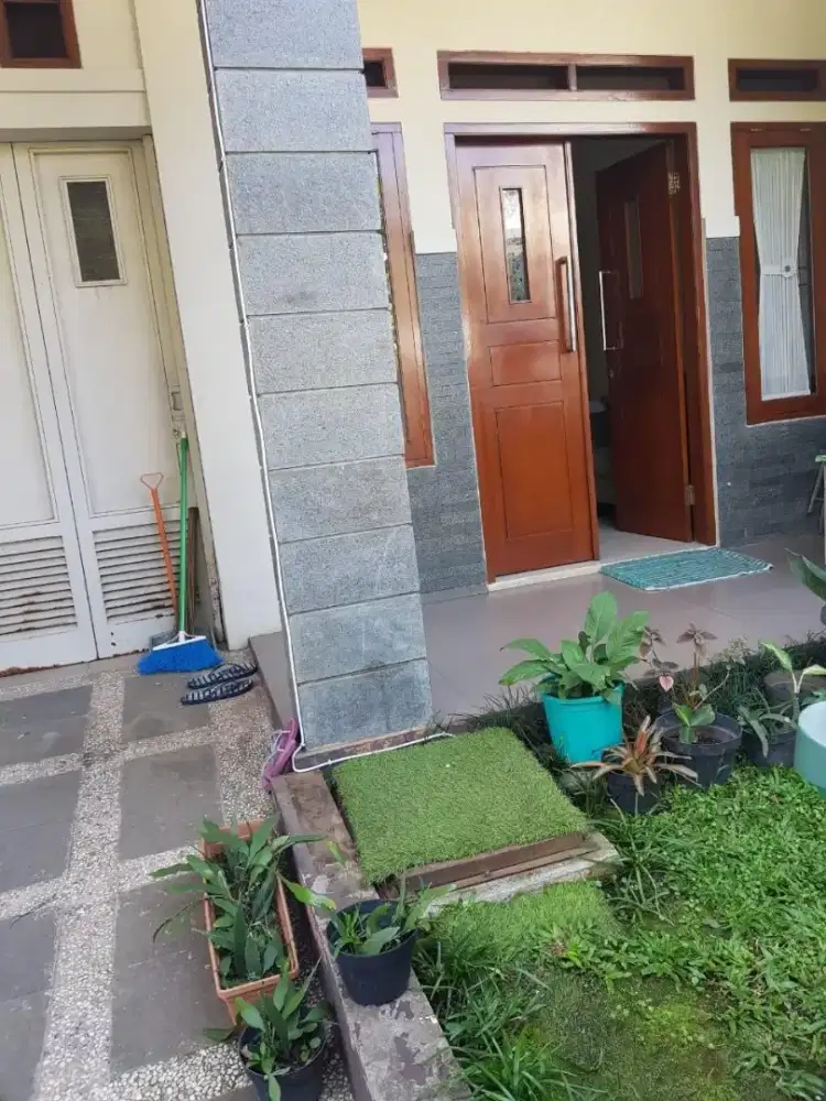 Rumah minimalis siap huni 2 lantai di Turangga Buah Batu jalan lebar