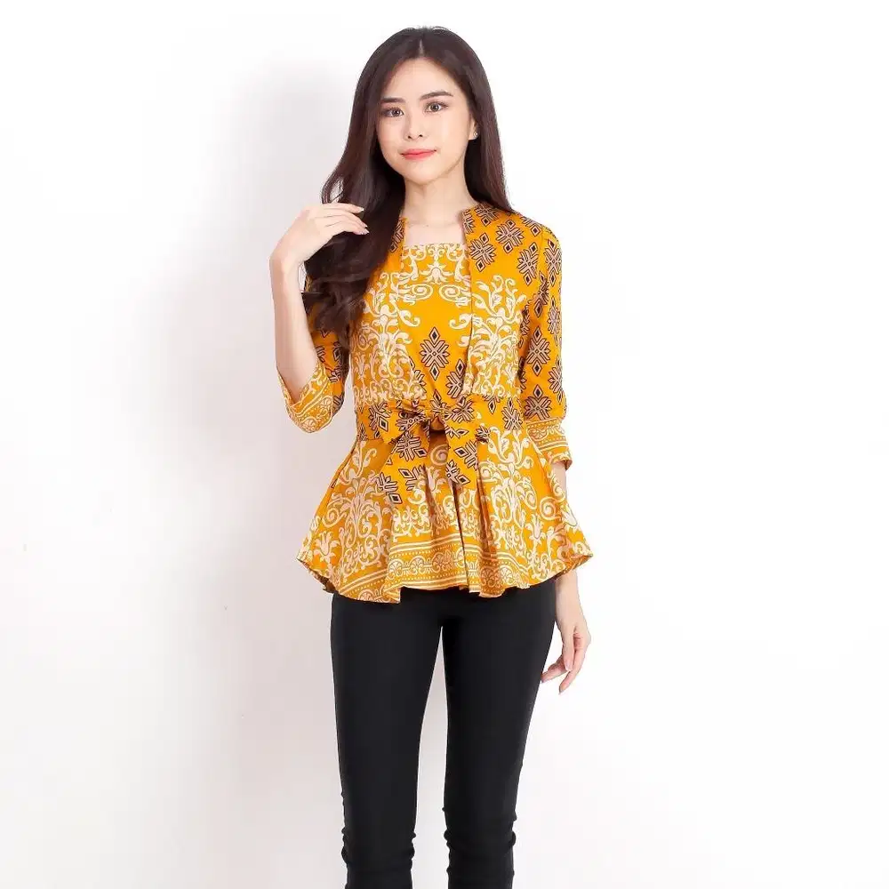 Ada baju, tas, sepatu, sisa ini aja