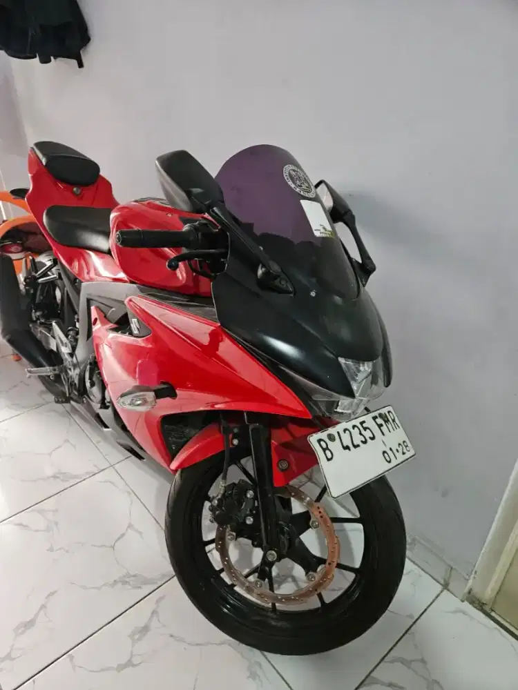 Suzuki GSX Tahun 2017 Warna Merah