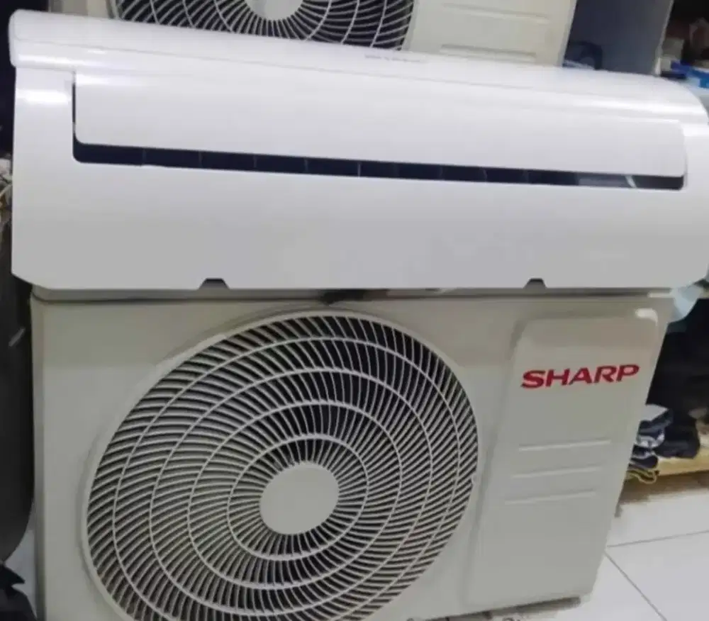 AC Sharp 1/2pk mulus, normal, putih bersih