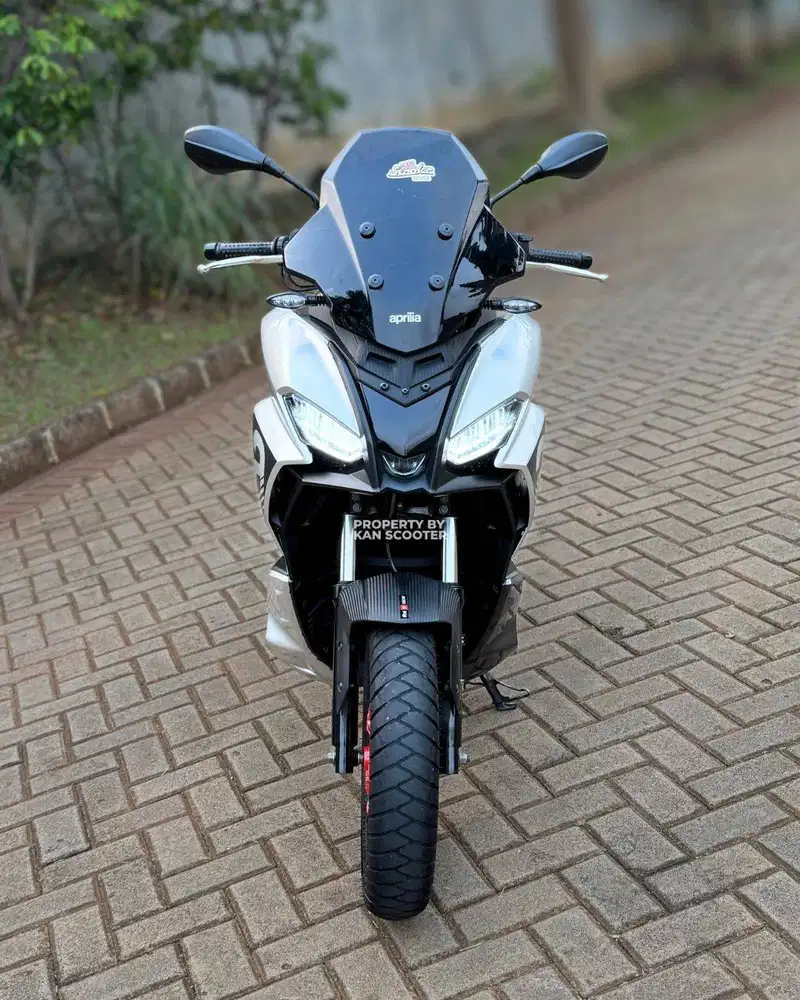APRILIA SR GT 200 2024