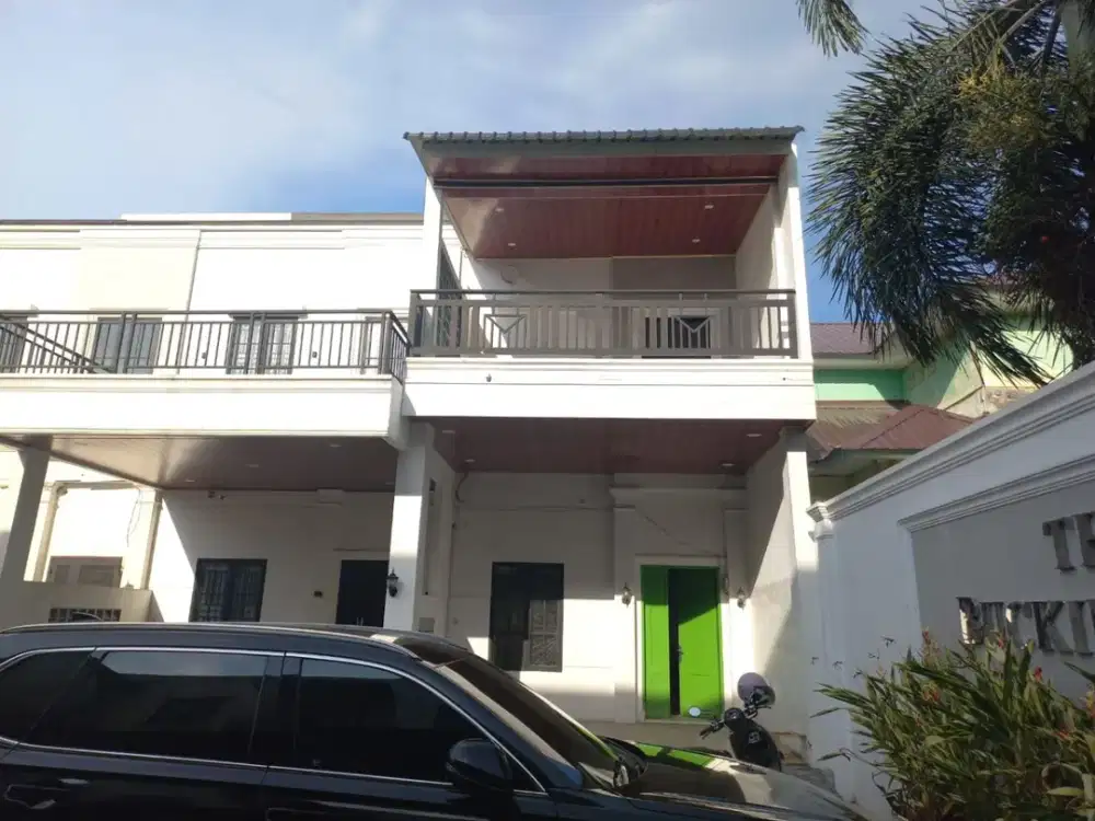 Rumah Siap Huni 2,5 Tingkat Komplek Buckingham Place