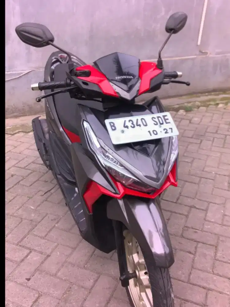 Vario 150  hitam doff