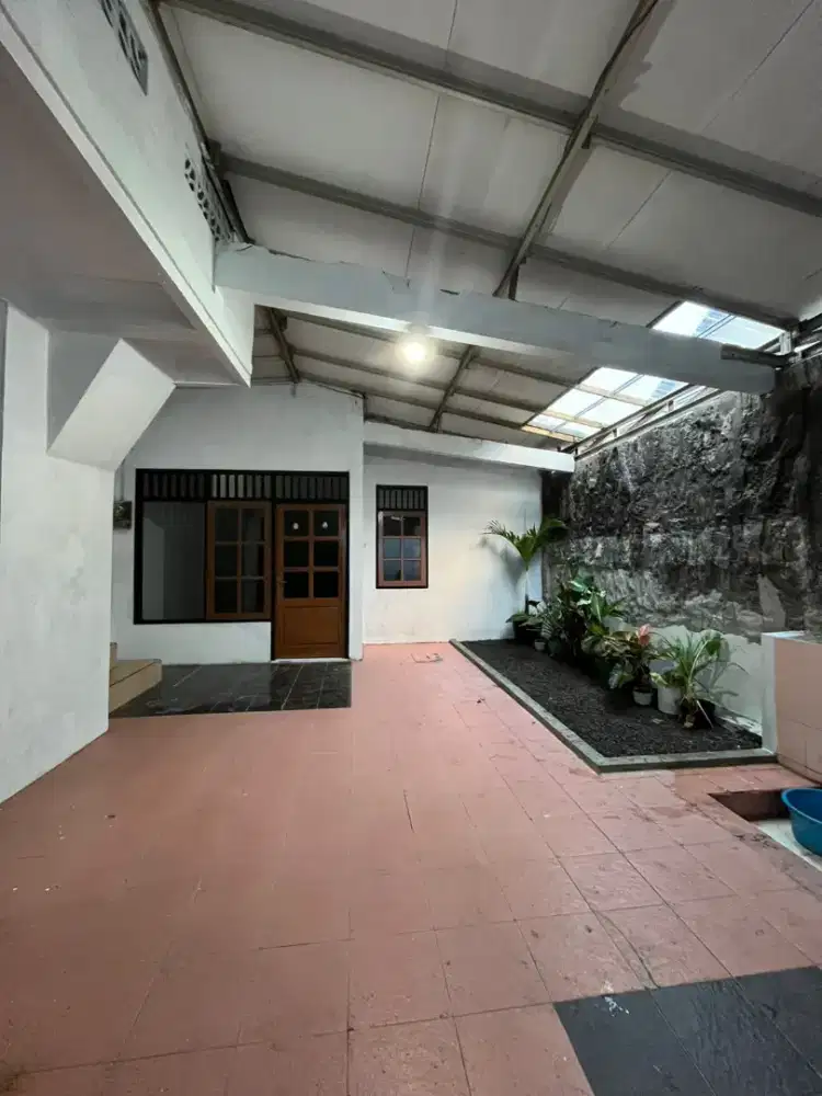 Rumah Strategis Utara Monumen Jogja Kembali Dekat Hotel HYATT