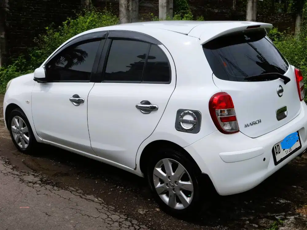 Nissan March Matic 2011