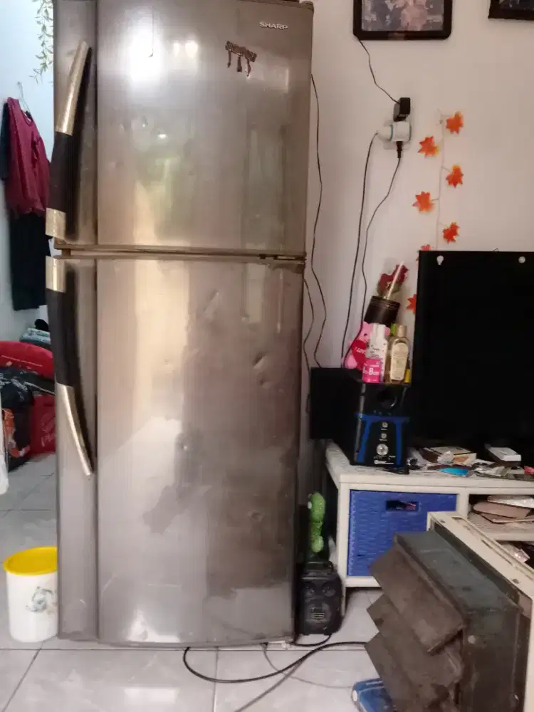 Kulkas sharp 2 pintu