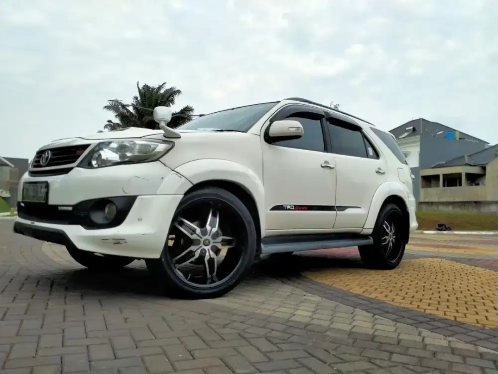Velg R22 + ban 6x139 pajero fortuner hilux hunmer masuk