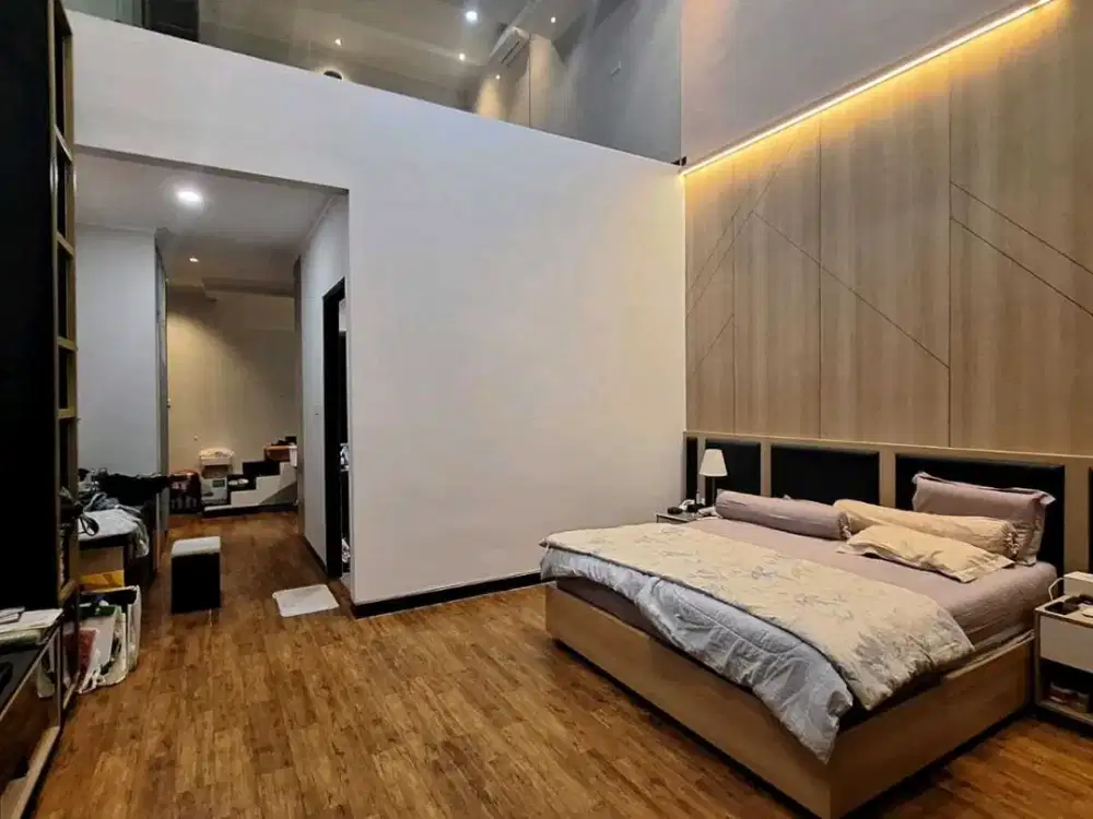 RON.A2197 RUMAH NIRWANA EKSEKUTIF SURABAYA COCOK UNTUK KELUARGA NYAMAN