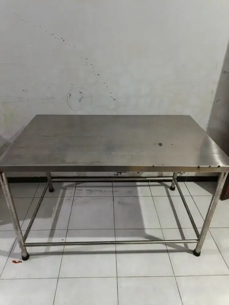 Meja stainless ada 11 barang