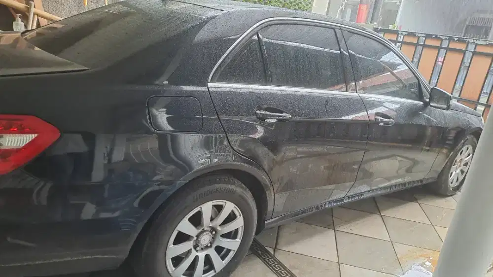 Dijual Mobil Mercy E200