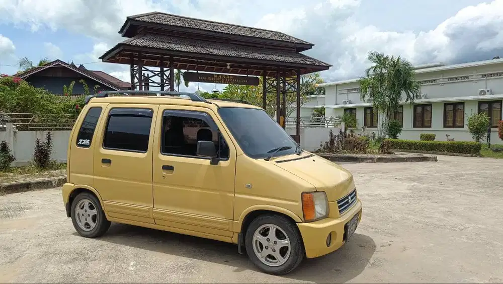 Karimun Kotak 2004 Warna Kuning