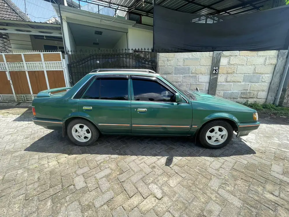 Mazda 323 1987 Bensin