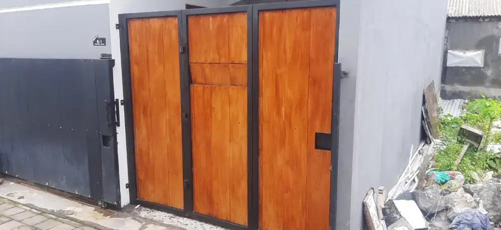 PINTU GARASI KAYU