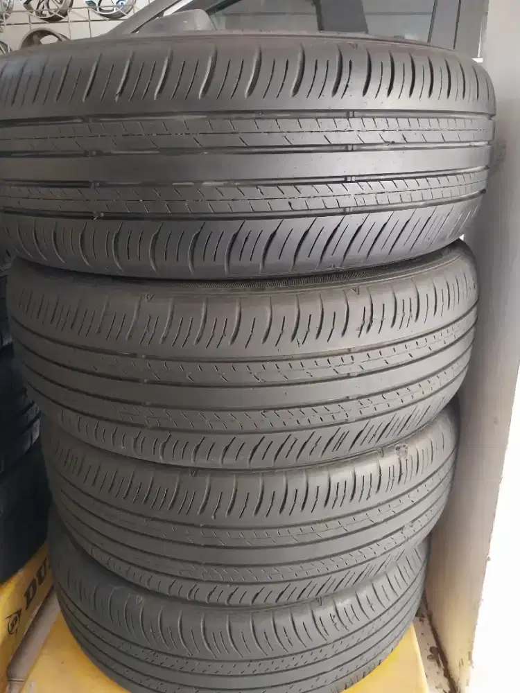 Ban Dunlop 215/60R17 , 80% , 4pc.