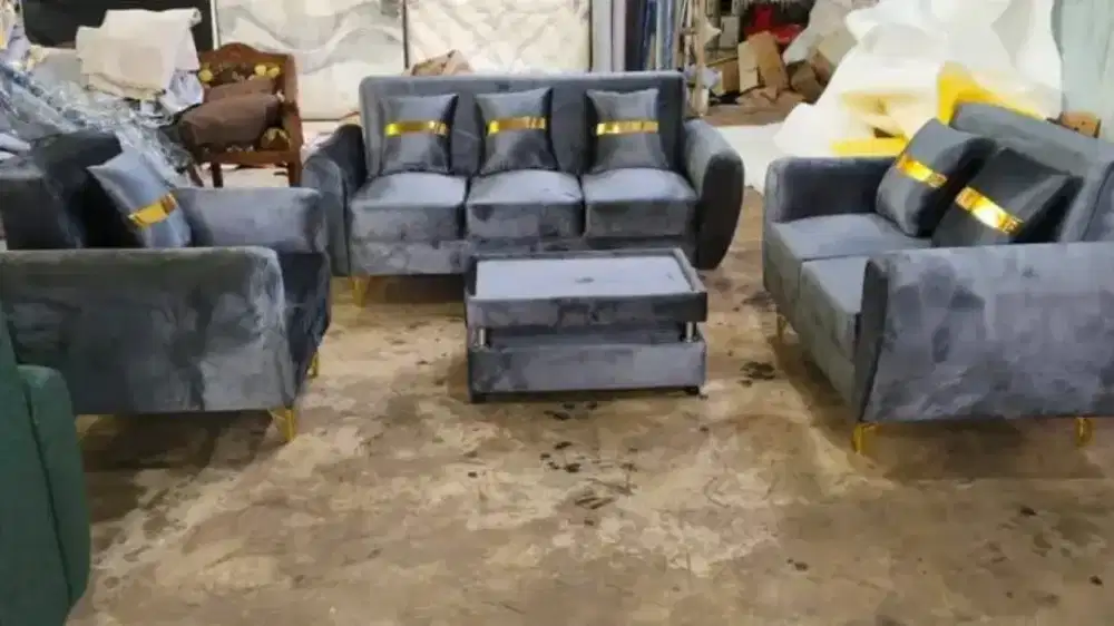 Bisa Requis Sofa model apapapun