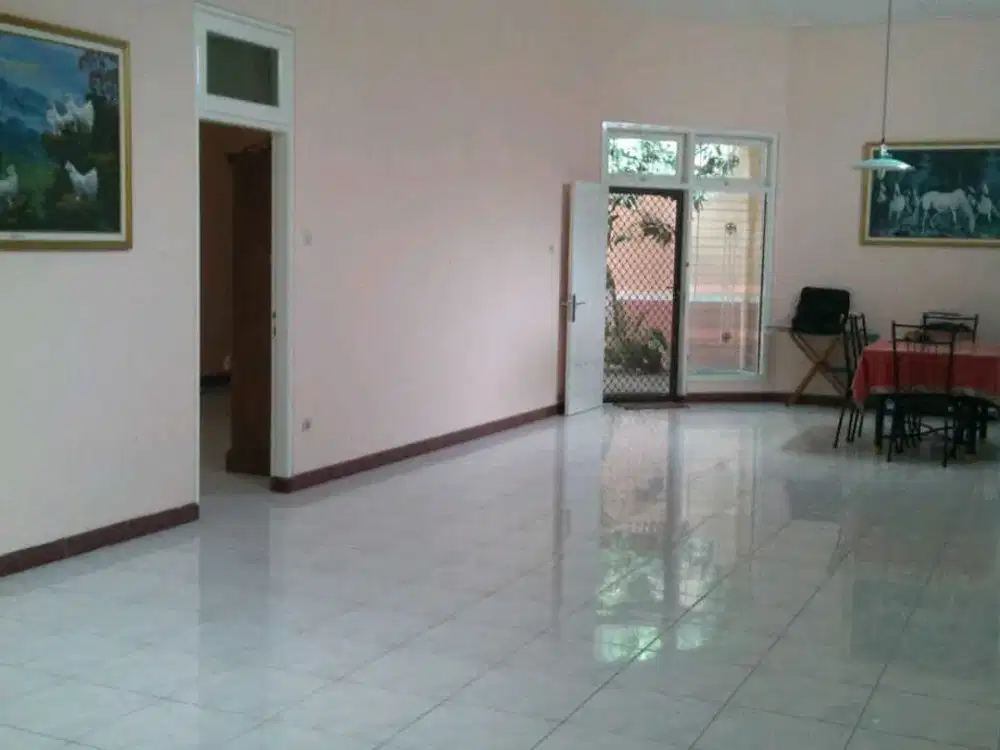 RON.A1574 TURUN HARGA RUMAH DUKUH PAKIS SURABAYA LOKASI TENGAH KOTA
