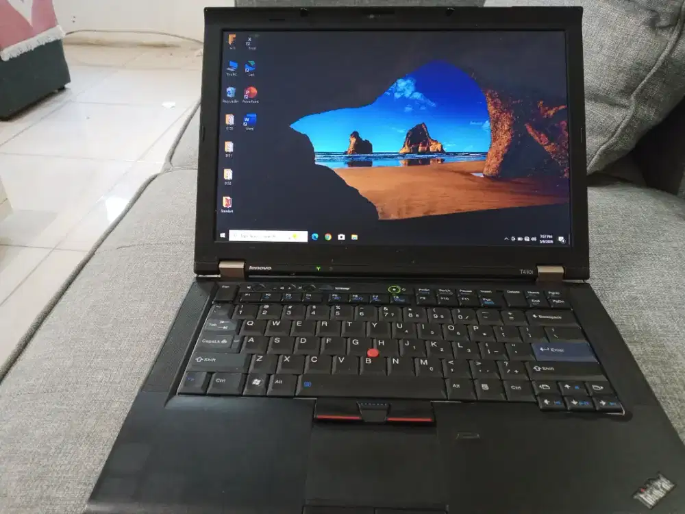 Laptop lenovo t410 i5 ram ssd 128gb ngebut