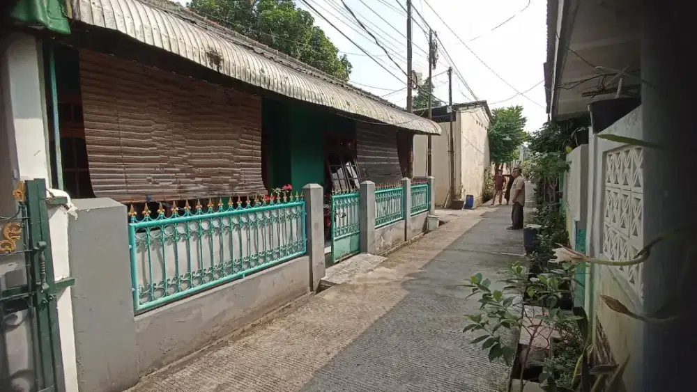 Djual bu lt121m rumah stratgis 750jt nego bs buat usaha depok 2 tengah