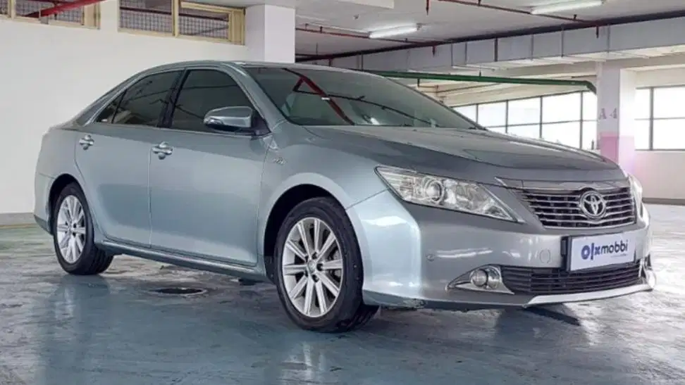 DP MURAH Toyota Camry 2.5 V Bensin-AT 2012  CKBNB