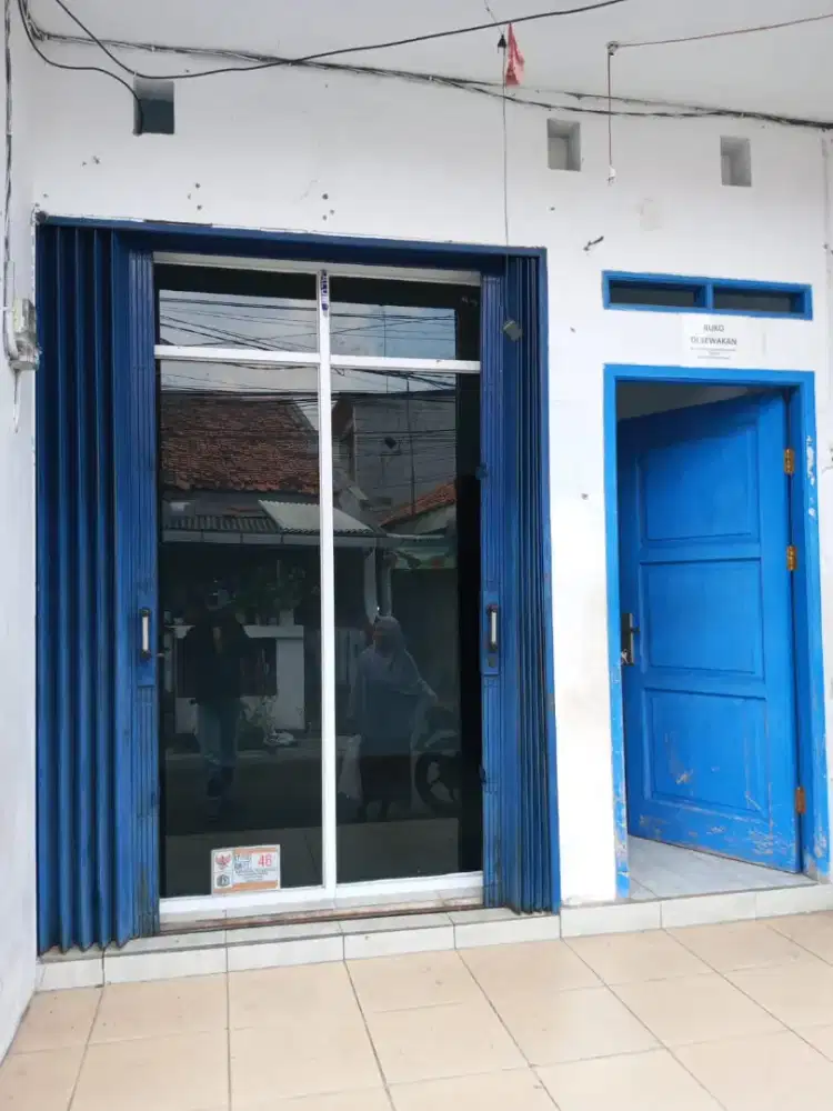 Dijual pintu kaca konfisi masih bgus hrga bs nego