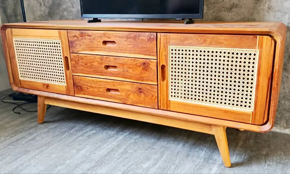Credenza TV / Meja TV Kayu Jati Asli Kombinasi Rotan Estetik 150 cm