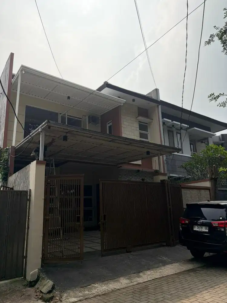 Disewakan Rumah 2 Lt semi furnis di Bandung Kota