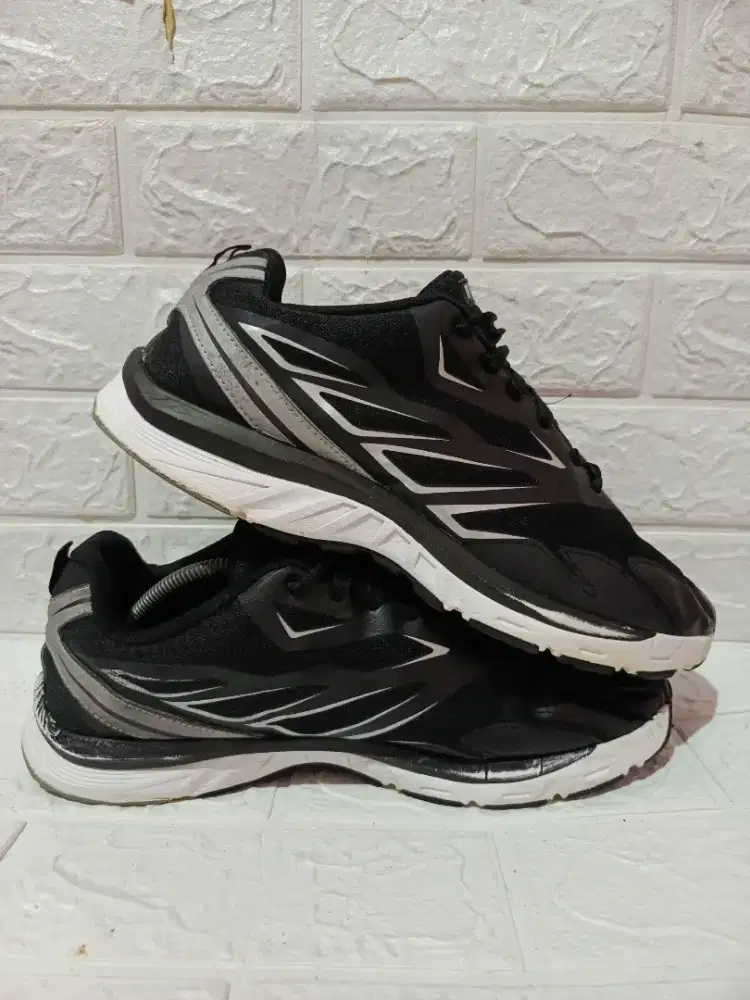 Roka Black Silver White
