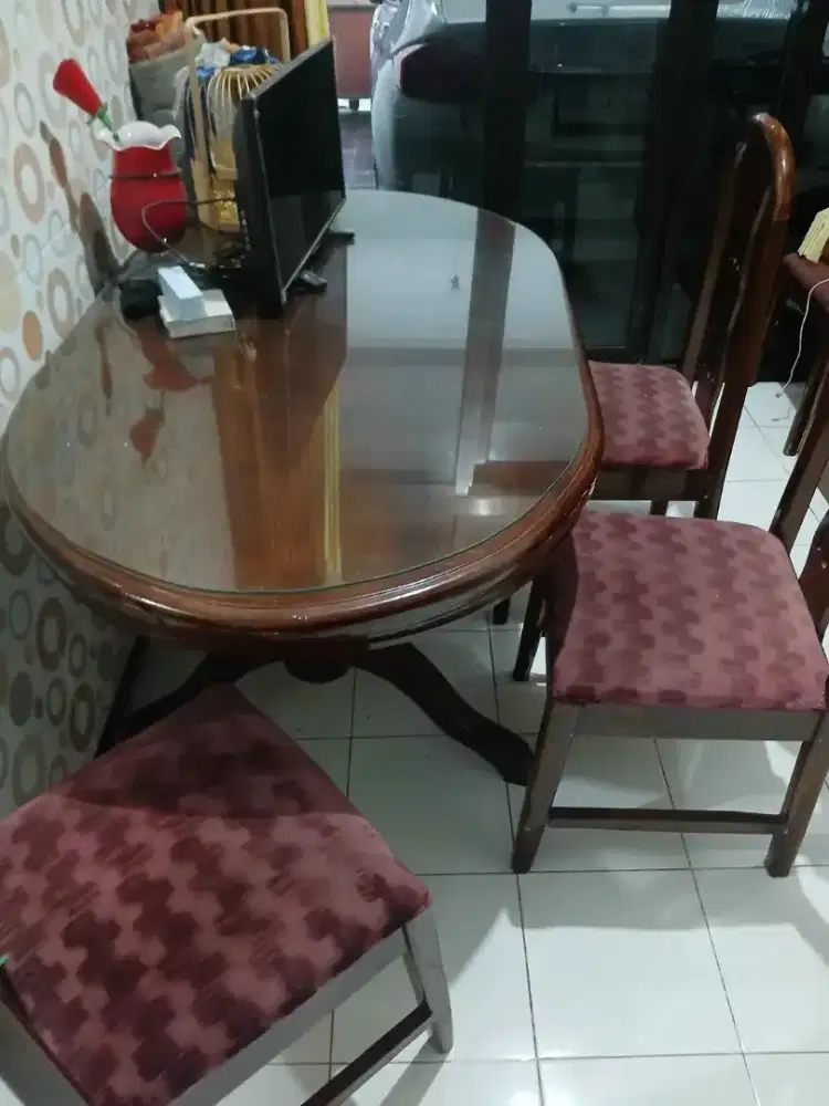 Meja Makan Jati