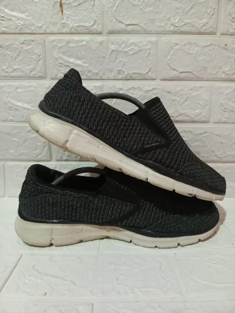 Skechers Equalizer Slickster slip on