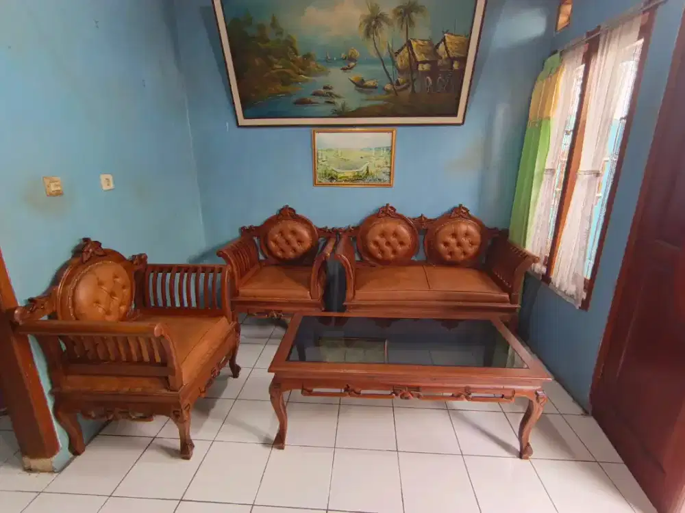 Sofa ruang tamu