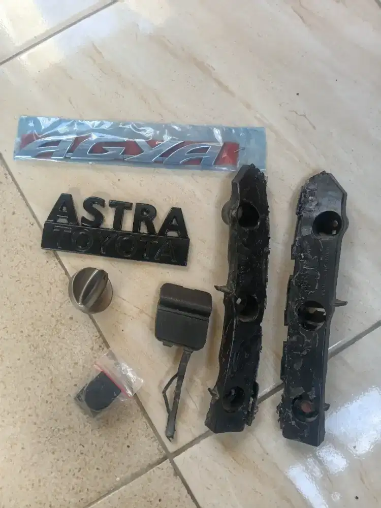 Barang bekas mobil ayla, agya